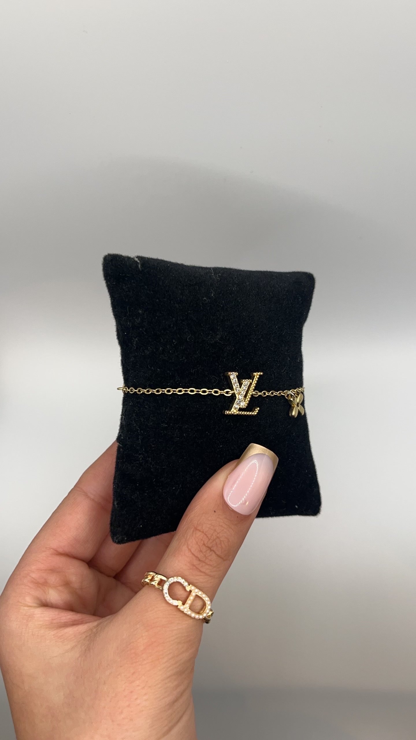 "LV" Golden Bracelet